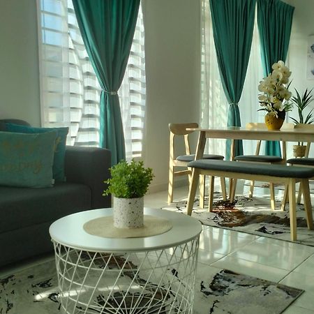 D'Sara Homestay Fully Furnished 3 Bedrooms All Aircond 2 Miles Centre Chukai Ngoại thất bức ảnh