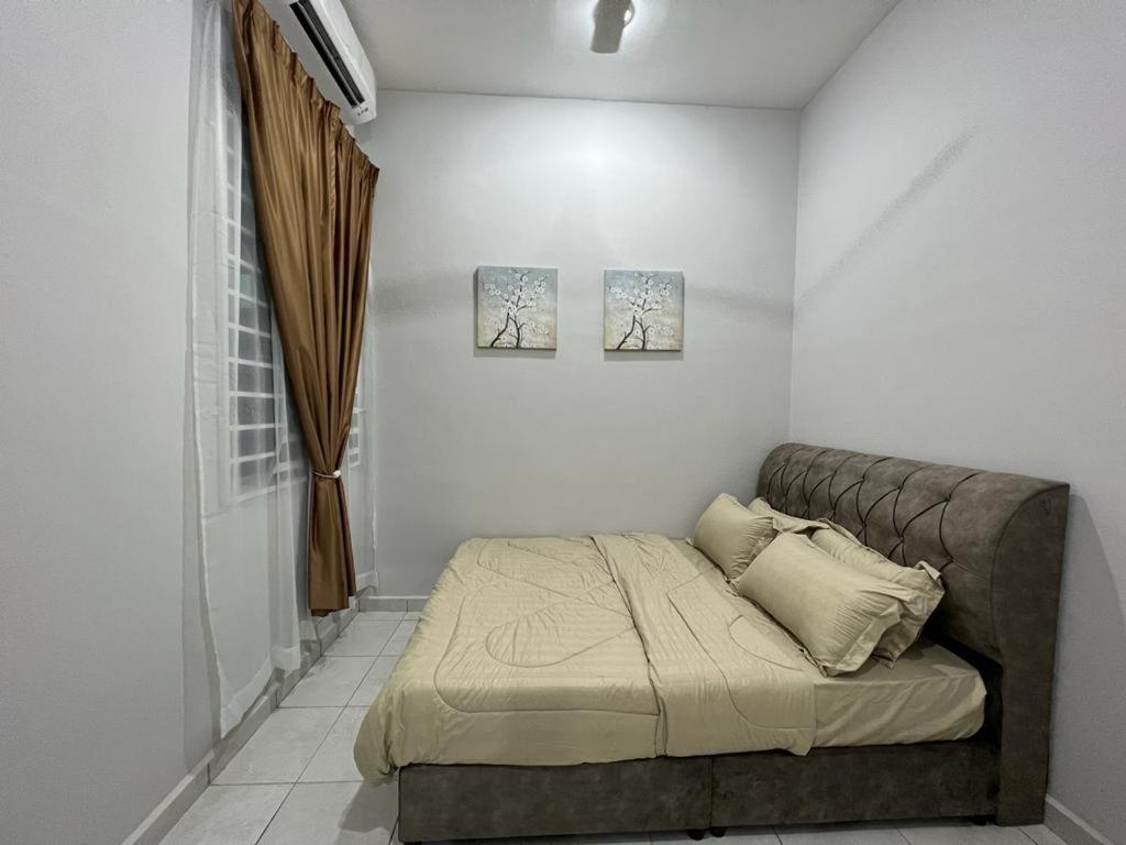 D'Sara Homestay Fully Furnished 3 Bedrooms All Aircond 2 Miles Centre Chukai Ngoại thất bức ảnh